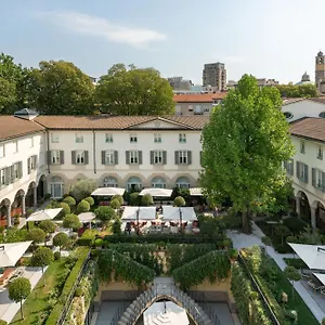 Four Seasons Szálloda